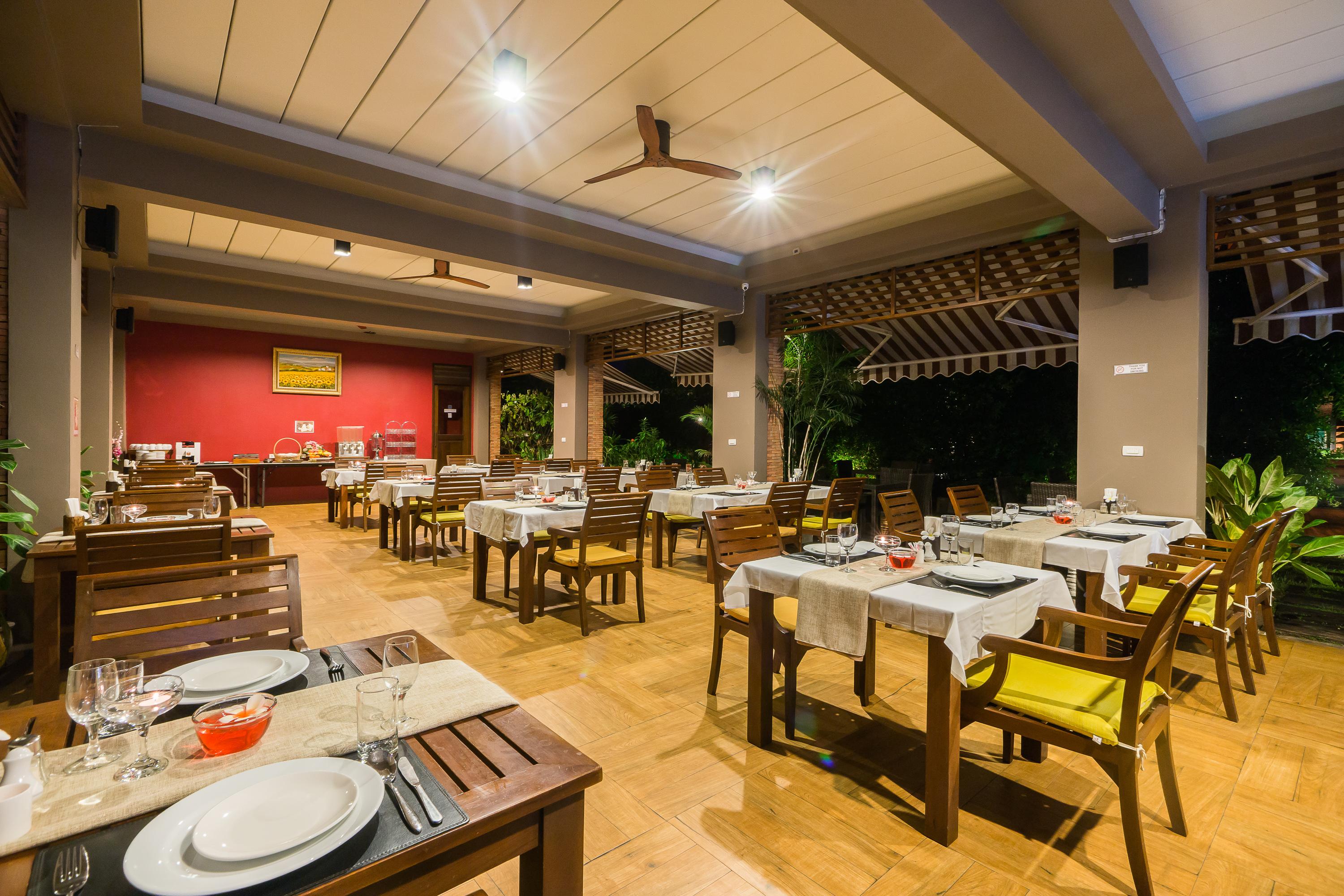 Ayrest Hua Hin Hotel Екстериор снимка